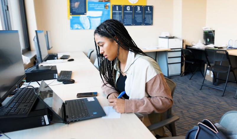 mount mercy student studying in the Jedi room